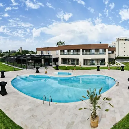 Belinda Adults Only 4* Mamaia